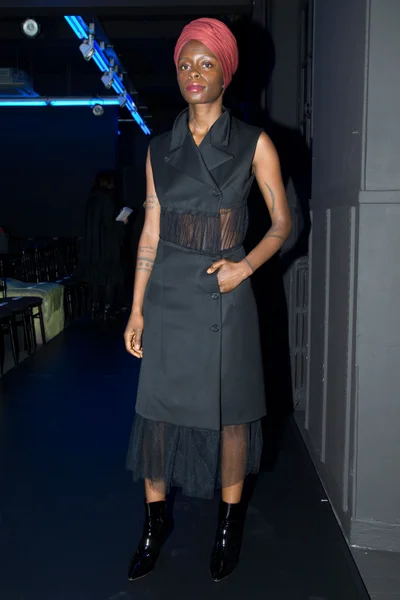Look 3